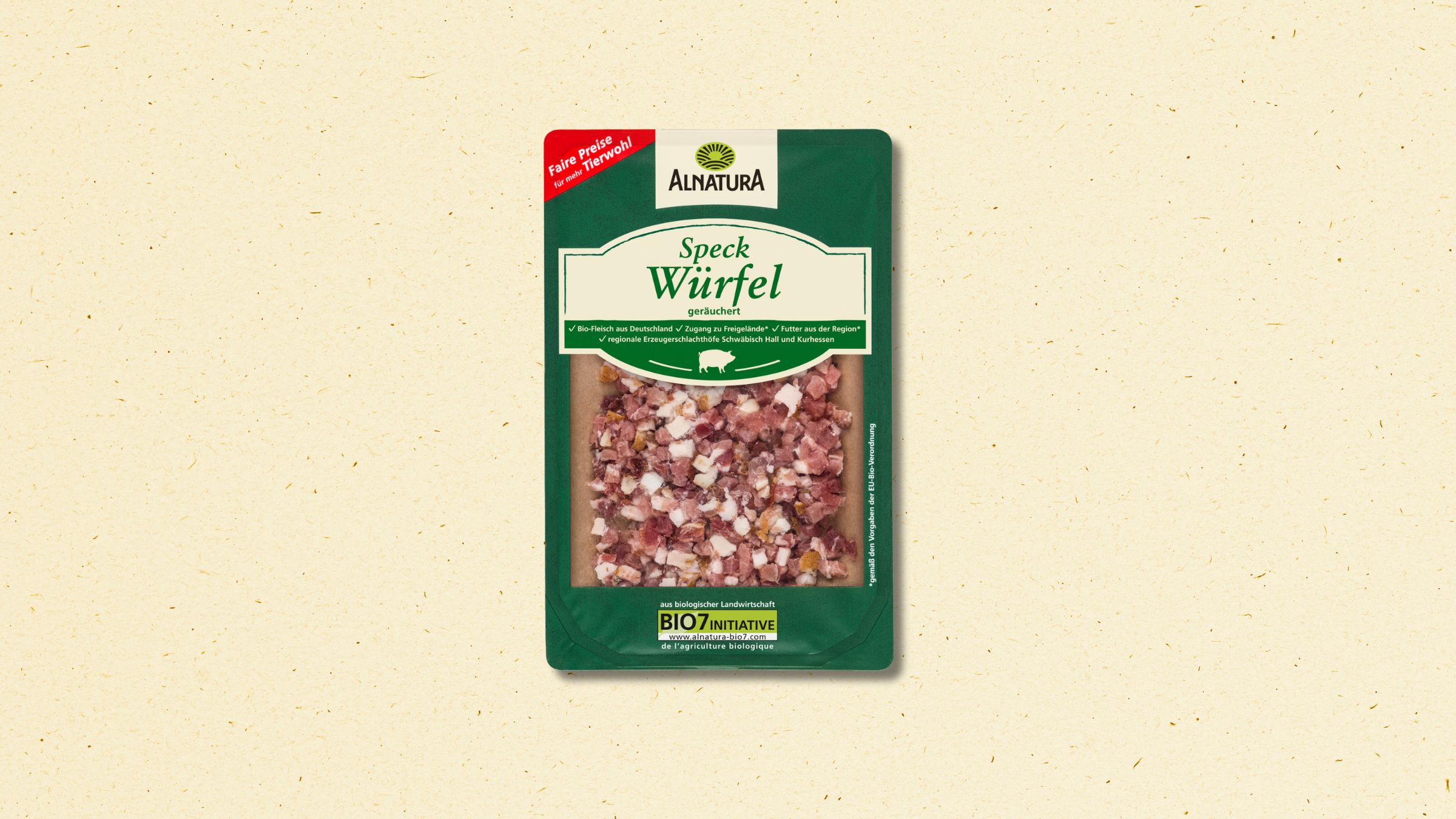Eine Packung Alnatura Speckwürfel auf hellem Hintergrund.