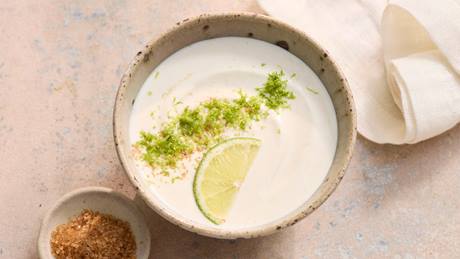 Joghurt-Limetten-Dip mit Tahin