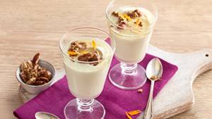 Griechischer Joghurt mit Honig und Nüssen