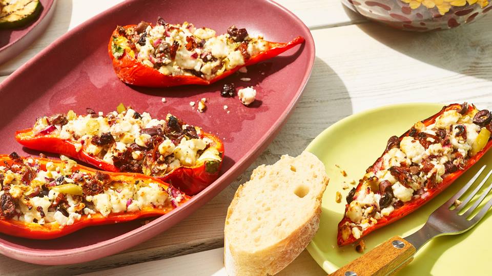 Gegrillte Paprika mit Feta und Oliven