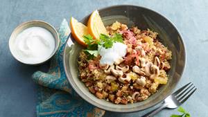 Orientalischer Kichererbsen-Couscous mit Pastinake und Orange