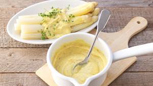 Spargel mit Honig-Senf-Sauce