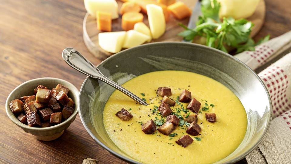 Kartoffelsuppe mit Karotten und Ingwer