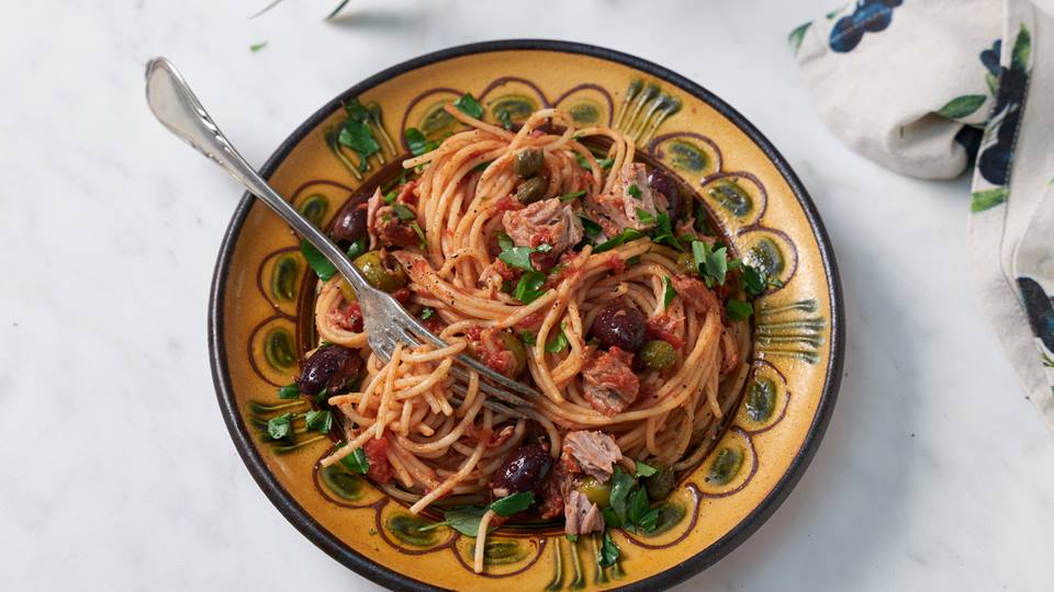 Spaghetti puttanesca mit Thunfisch