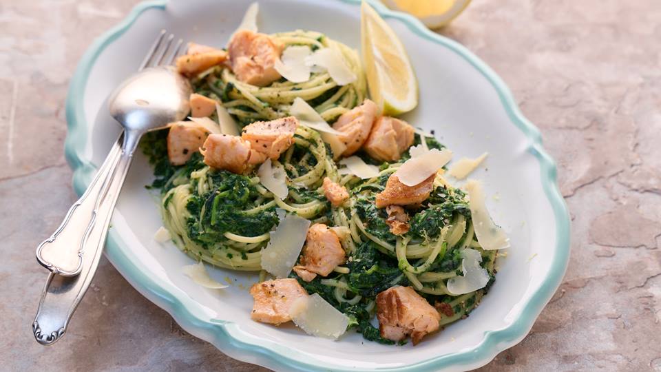 5-Zutaten Lachs-Spinat-Pasta
