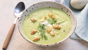 Grüne Frühlings-Spargelsuppe