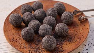 Mohn-Marzipan-Kugeln